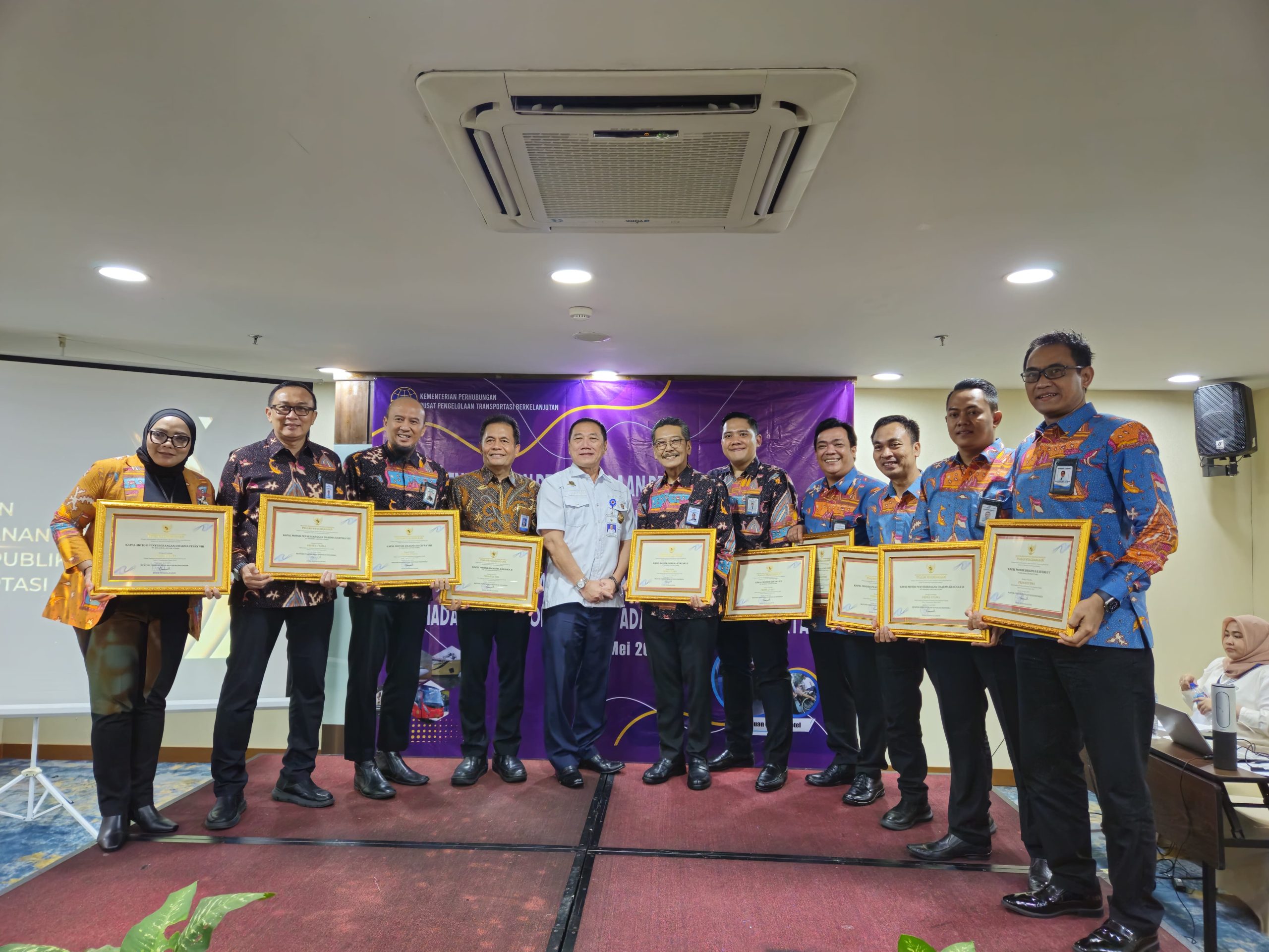 Beri Pelayanan Prima, Kemenhub RI Beri Penghargaan 10 Kapal PT DLU ...